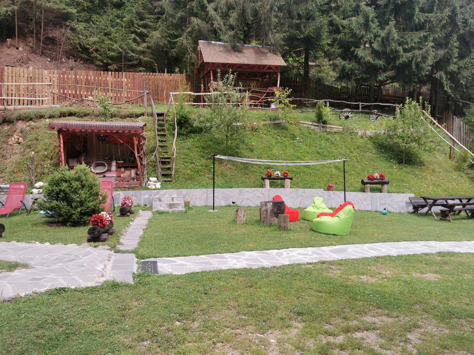 Pensiunea Cheile Albacului Exterior foto