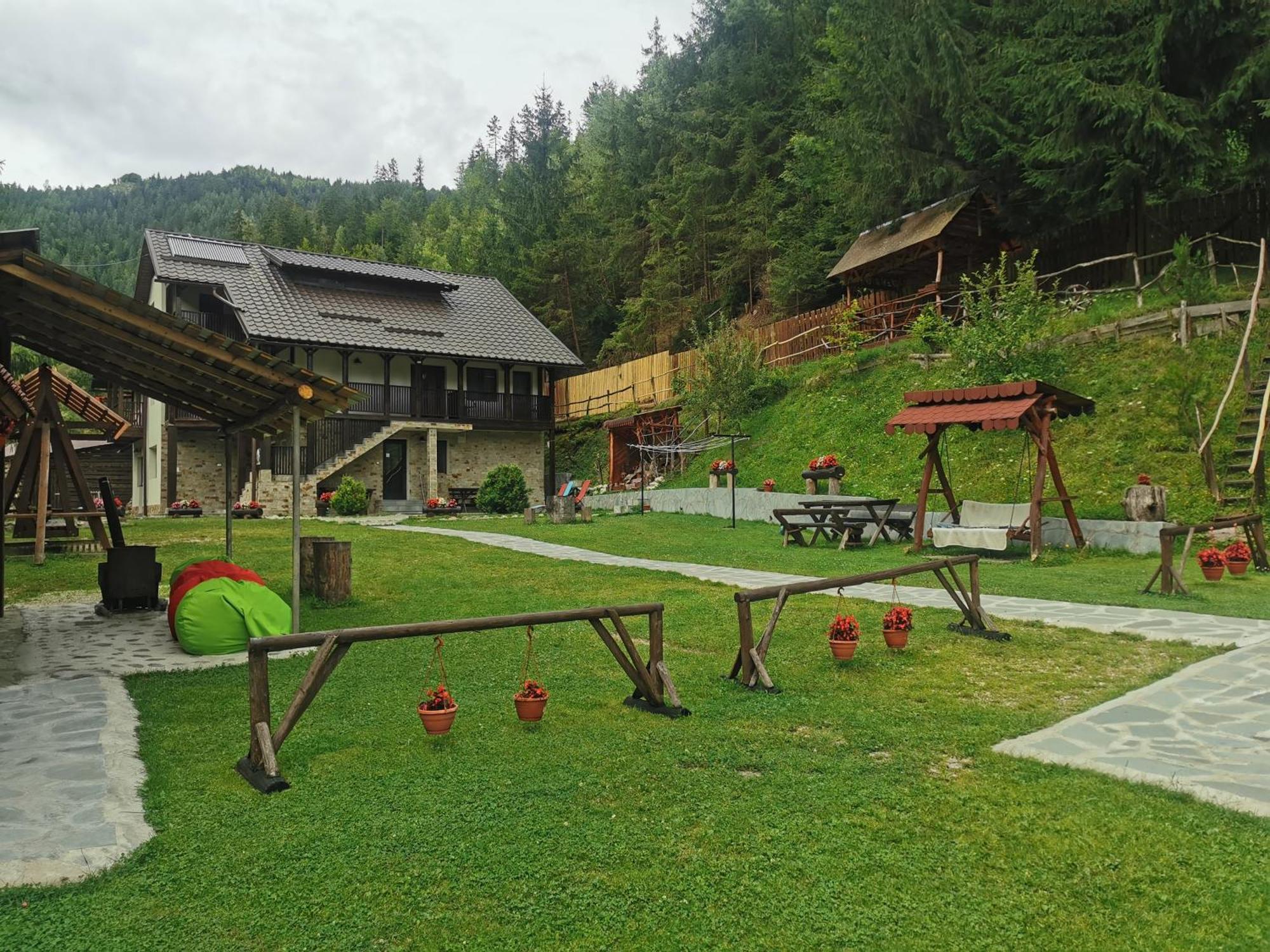 Pensiunea Cheile Albacului Exterior foto